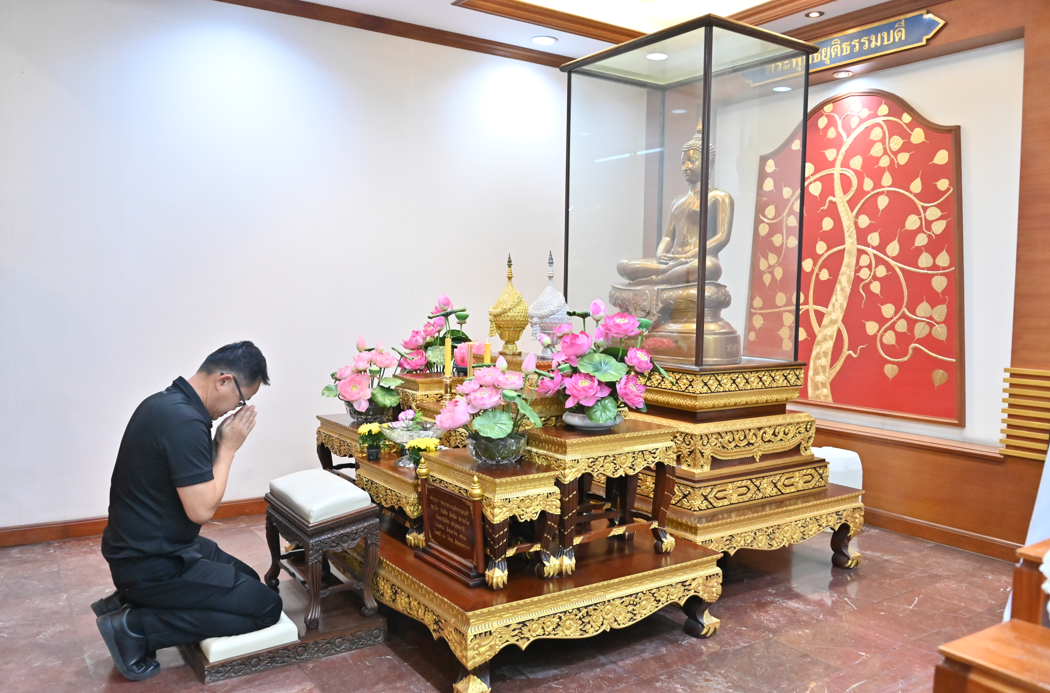 กรมบังคับคดี จัดกิจกรรมทำบุญตักบาตร ประจำเดือนสิงหาคม 2569